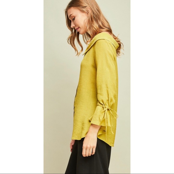 Crinkle Off The Shoulder Button Down Shirt - Picture 4 of 9